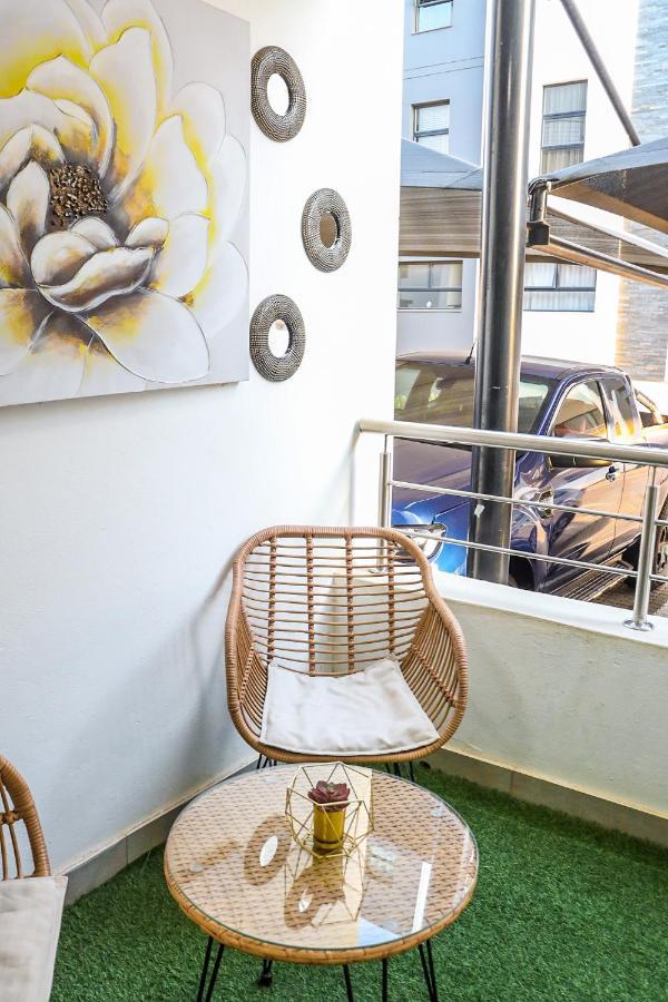 Fumo House Lifestyle Apartments Midrand Extérieur photo